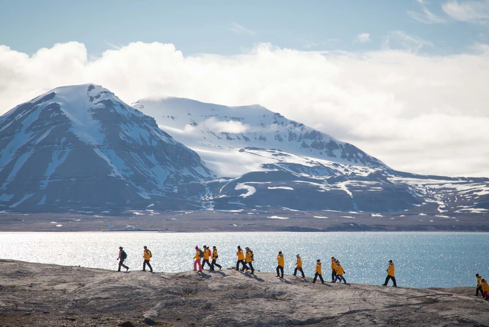 Arctic hiking thumbnail