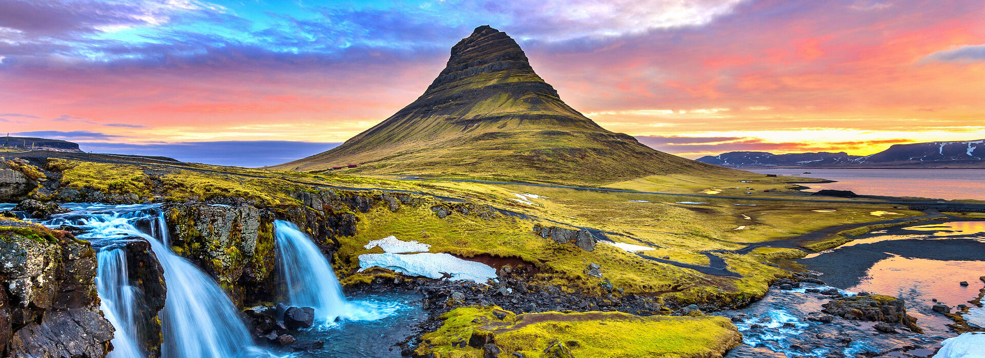 Kirkjufell at sunrise in Iceland LD headerimage0